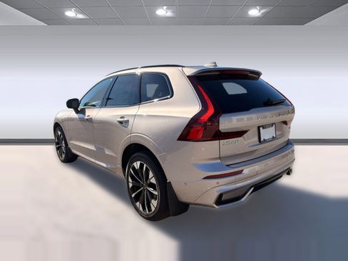 New 2026 Volvo XC60 B5 Plus w/ Climate Package AWD/4WD image 3
