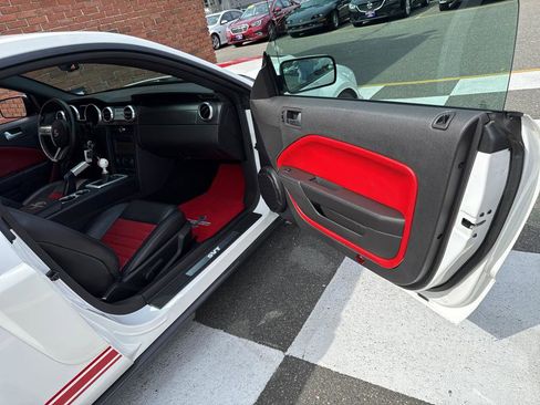 Used 2007 Ford Mustang Shelby GT500 RWD image 34