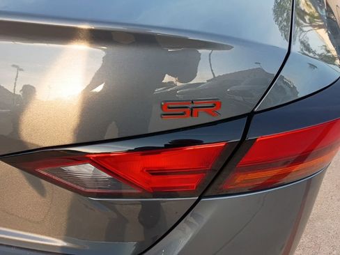 Used 2025 Nissan Altima 2.5 SR image 11