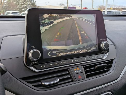 Used 2025 Nissan Altima 2.5 S image 14