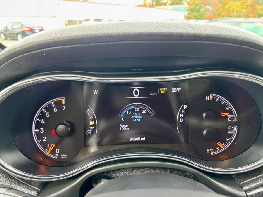 Used 2020 Jeep Grand Cherokee Overland AWD/4WD image 18