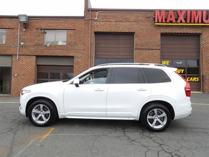 Used 2018 Volvo XC90 T5 Momentum FWD image 2