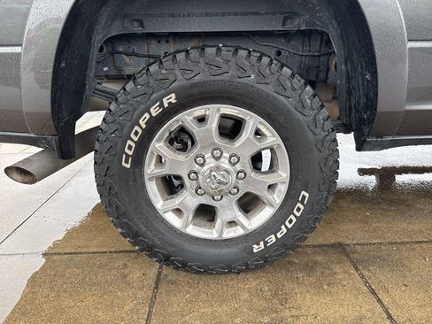 Used 2022 RAM 3500 Laramie image 33