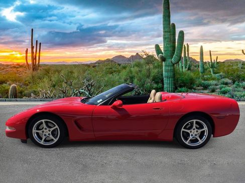 Used 2001 Chevrolet Corvette Convertible w/ Preferred Equipment Group2 RWD image 5
