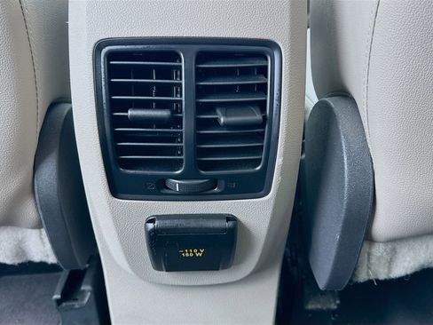 Used 2019 Ford Escape Titanium image 17