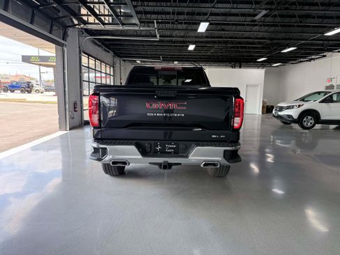 Used 2024 GMC Sierra 1500 SLE w/ Preferred Package AWD/4WD image 5
