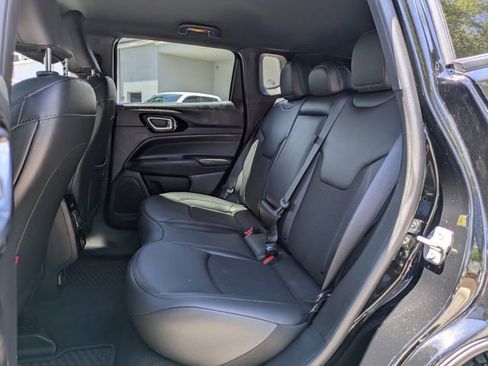 Used 2025 Jeep Compass Trailhawk AWD/4WD image 15