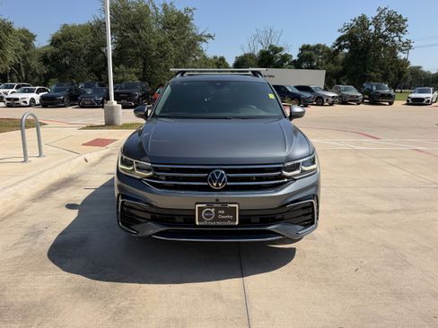 Used 2022 Volkswagen Tiguan SEL R-Line AWD/4WD image 8