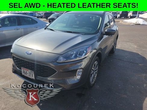 Used 2020 Ford Escape SEL image 2