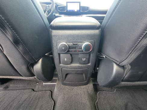 Used 2023 Ford Explorer Limited w/ Equipment Group 301A AWD/4WD image 31