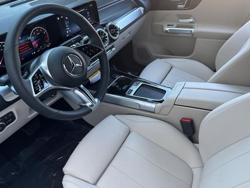 New 2025 Mercedes-Benz GLB 250 GLB 250 image 4