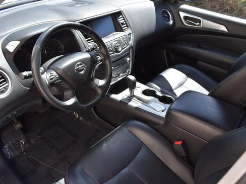 Used 2018 Nissan Pathfinder SL w/ SL Premium Package FWD image 7