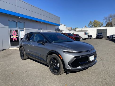 New 2026 Chevrolet Equinox EV RS image 1