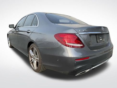 Used 2017 Mercedes-Benz E 300 image 4