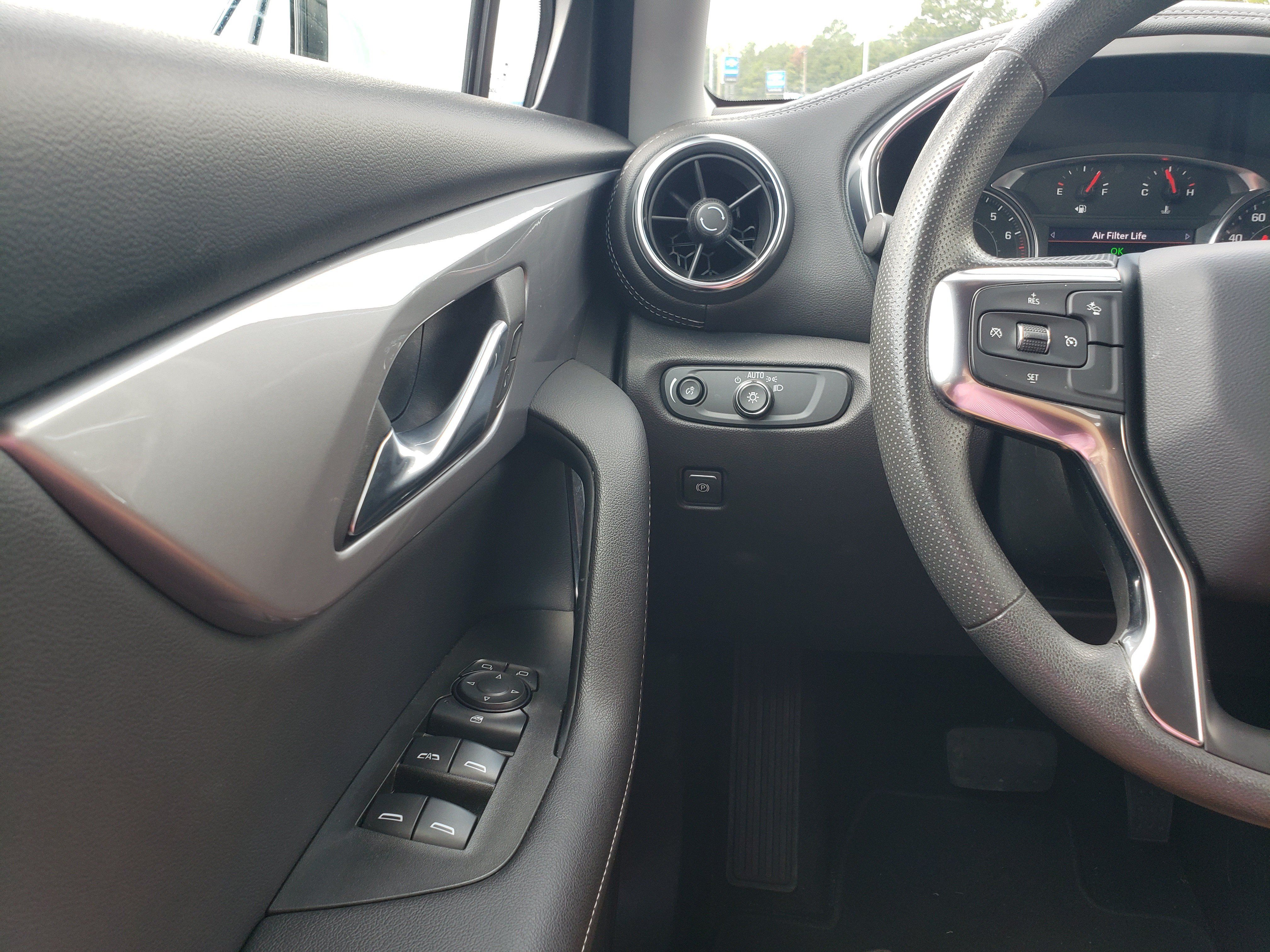 Used 2025 Chevrolet Blazer LT FWD image 14