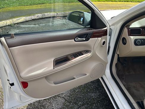 Used 2007 Chevrolet Impala LT image 22