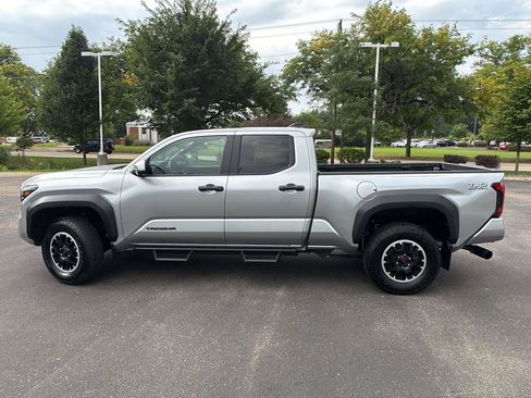 Used 2024 Toyota Tacoma TRD Off-Road w/ TRD Off Road Premium Package AWD/4WD image 14