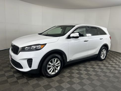 Used 2019 Kia Sorento AWD image 1