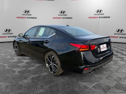 Used 2024 Nissan Altima 2.5 SR w/ SR Premium Package FWD image 5