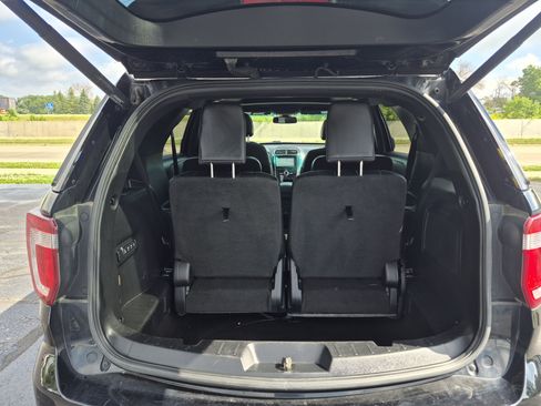Used 2017 Ford Explorer Limited w/ Equipment Group 301A AWD/4WD image 14