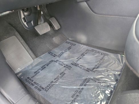 Used 2025 Honda Pilot EX-L image 16