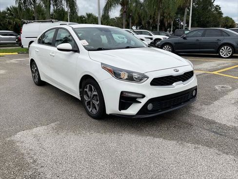Used 2019 Kia Forte LXS FWD image 12