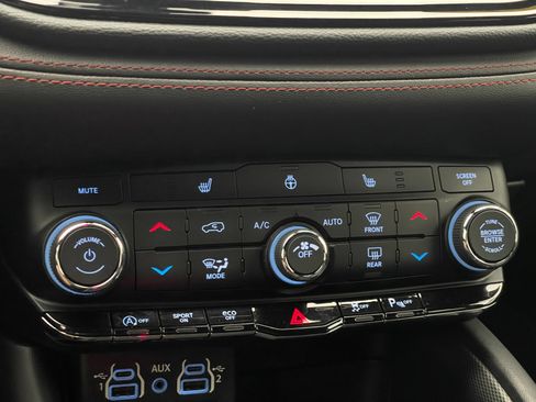 Used 2023 Dodge Durango GT w/ Blacktop Package AWD/4WD image 26