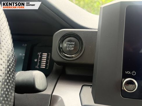 Used 2025 Toyota Tacoma SR5 AWD/4WD image 25
