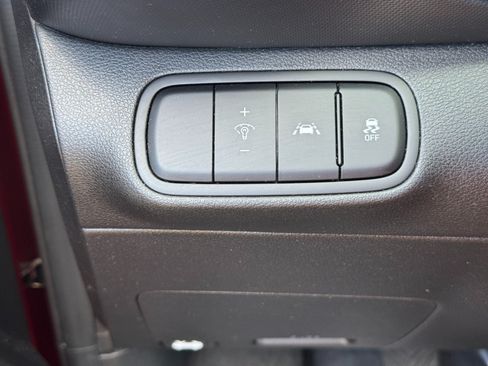 Used 2020 Hyundai Venue SE FWD image 16