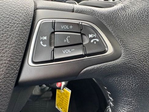 Used 2017 Ford Escape SE w/ SE Sport Appearance Package FWD image 14