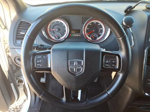 Used 2018 Dodge Grand Caravan SE image 19