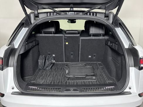 Used 2019 Land Rover Range Rover Velar R-Dynamic SE image 13