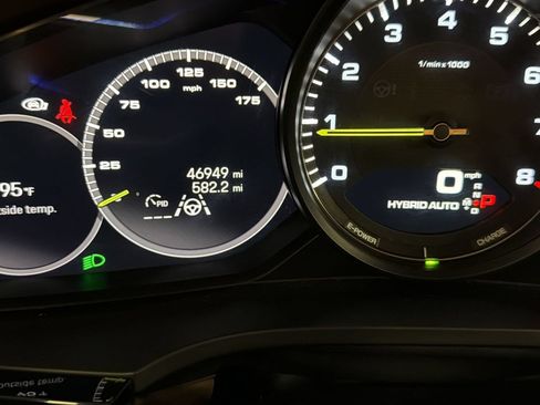 Certified 2023 Porsche Cayenne Platinum Edition AWD/4WD image 21