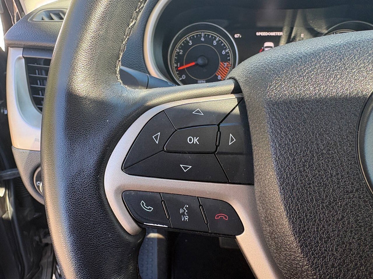 Used 2015 Jeep Cherokee Limited AWD/4WD image 21