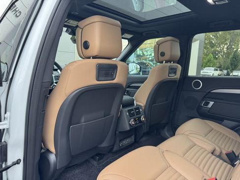 New 2026 Land Rover Discovery Dynamic SE AWD/4WD image 26