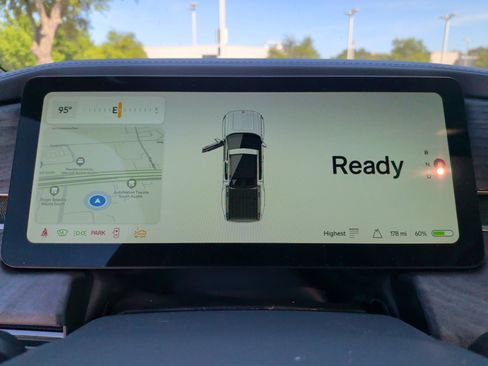 Used 2022 Rivian R1T Adventure AWD/4WD image 21