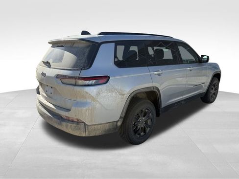 Used 2025 Jeep Grand Cherokee L Altitude AWD/4WD image 4