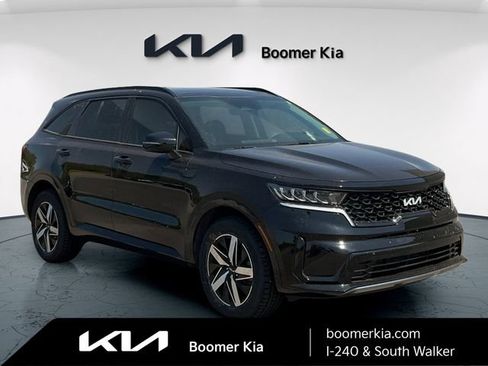 Certified 2023 Kia Sorento S w/ Panoramic Sunroof Package FWD image 3