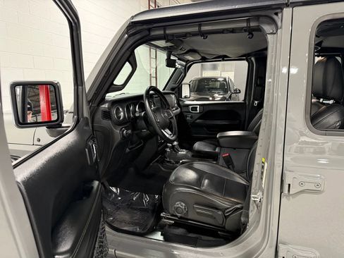Used 2021 Jeep Gladiator Overland w/ Popular Equipment Package image 13