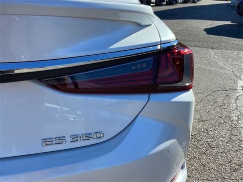 Certified 2023 Lexus ES 350 w/ Premium Package image 31