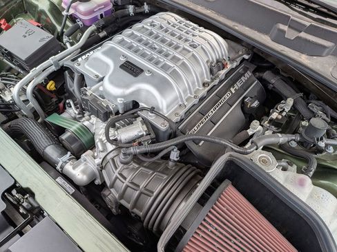 Used 2022 Dodge Challenger SRT Hellcat RWD image 12