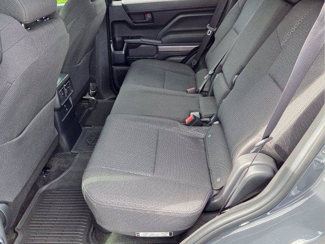 Used 2025 Toyota 4Runner SR5 AWD/4WD image 13