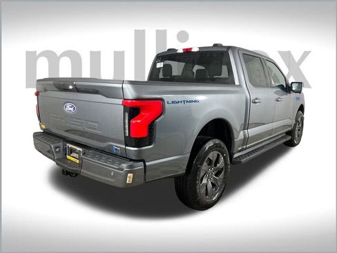 New 2025 Ford F150 Lightning Flash image 3