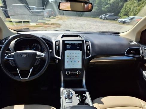 Used 2022 Ford Edge SEL w/ Convenience Package image 16