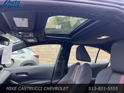 Used 2024 Toyota Corolla SE w/ SE Premium Package FWD image 8