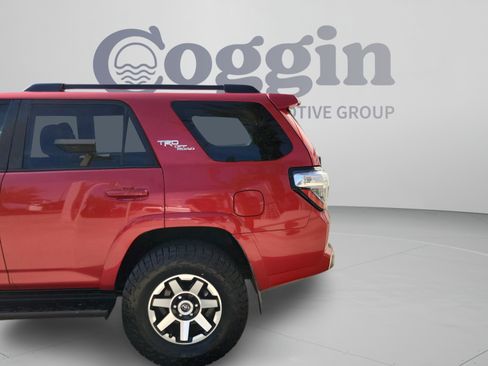 Used 2021 Toyota 4Runner TRD Off-Road Premium AWD/4WD image 31