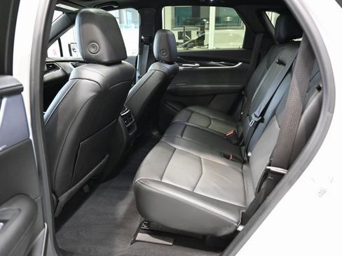 Used 2025 Cadillac XT5 Premium Luxury image 11
