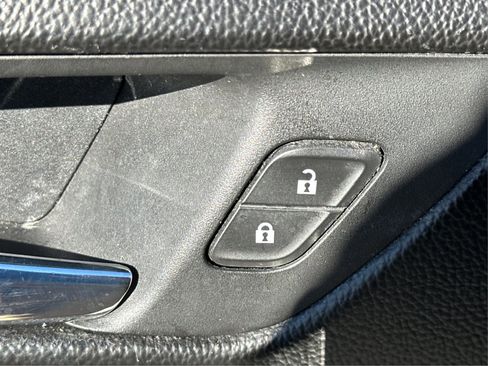 Used 2017 Chevrolet Cruze LT image 31