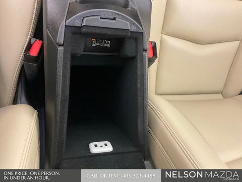 Used 2017 Cadillac XT5 FWD image 39
