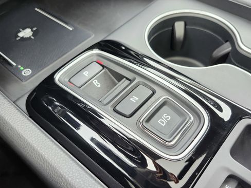 Used 2024 Honda Pilot Touring image 38